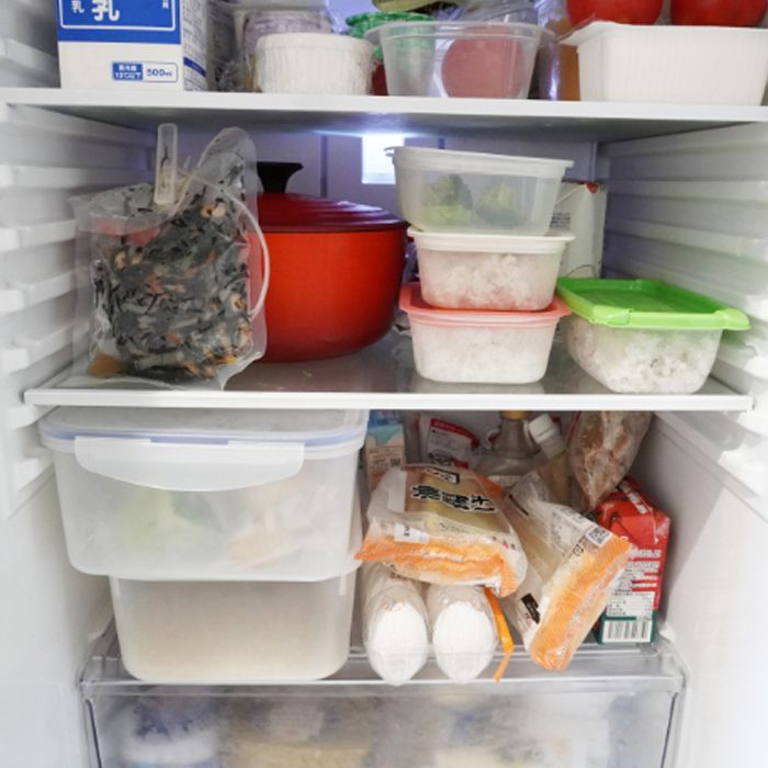 キッチン 冷蔵庫(中にモノがある状態)