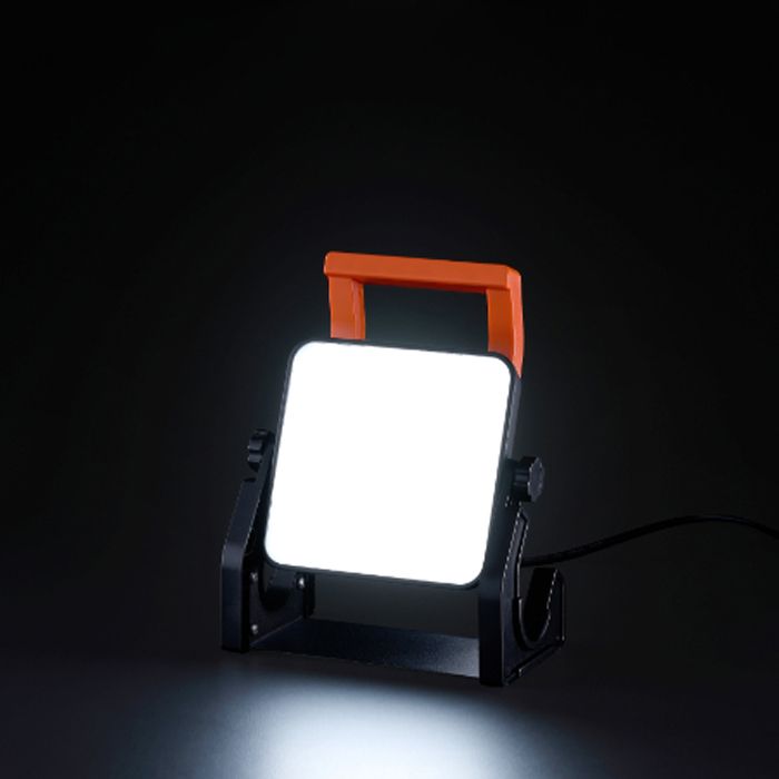 アイリスオーヤマ 置き型LED投光器　AC式　2000lm LWT-2000BAH2の説明画像3