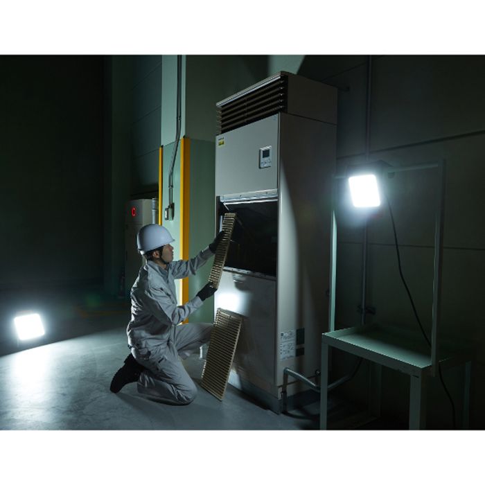 アイリスオーヤマ 置き型LED投光器　AC式　2000lm LWT-2000BAH2の説明画像4