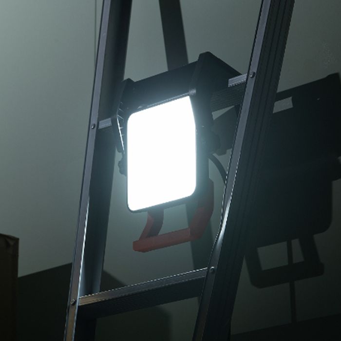 アイリスオーヤマ 置き型LED投光器　AC式　2000lm LWT-2000BAH2の説明画像6