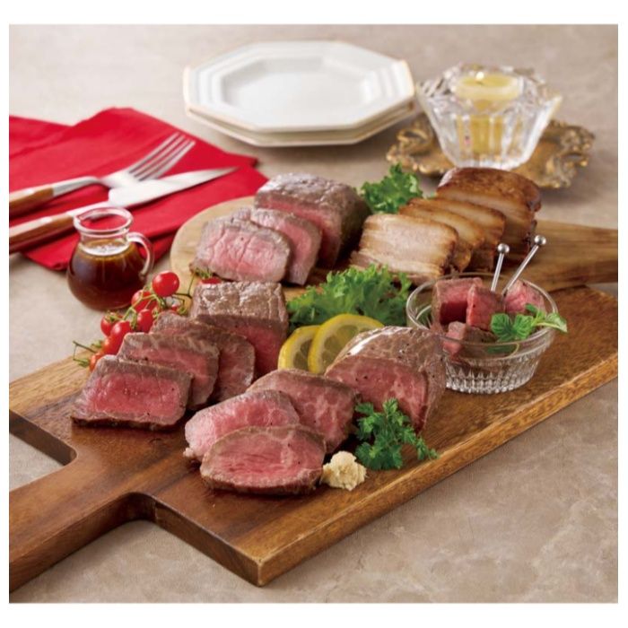 【B8-14】【お歳暮】黒毛和牛ローストビーフ3種と黒豚焼豚セット-承り締切:2025年12月11日