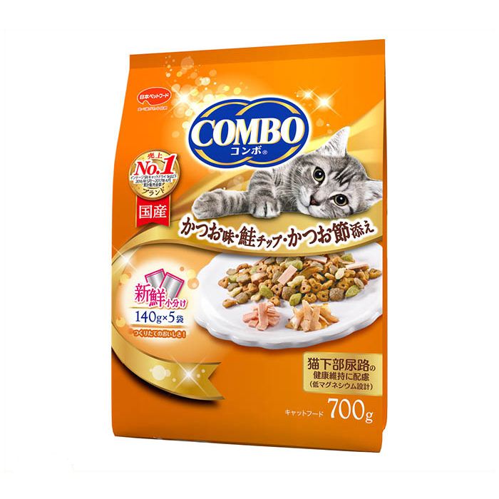 日本ペットフード コンボ　キャット　かつお味・鮭チップ・かつお節添え 700g